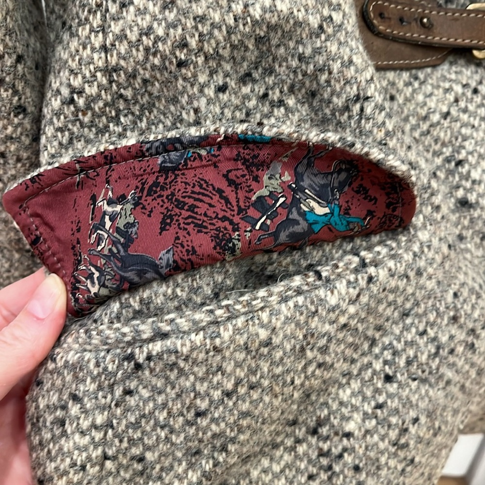Short tweed blazer with fun cowboy lining - Picture 4 of 6
